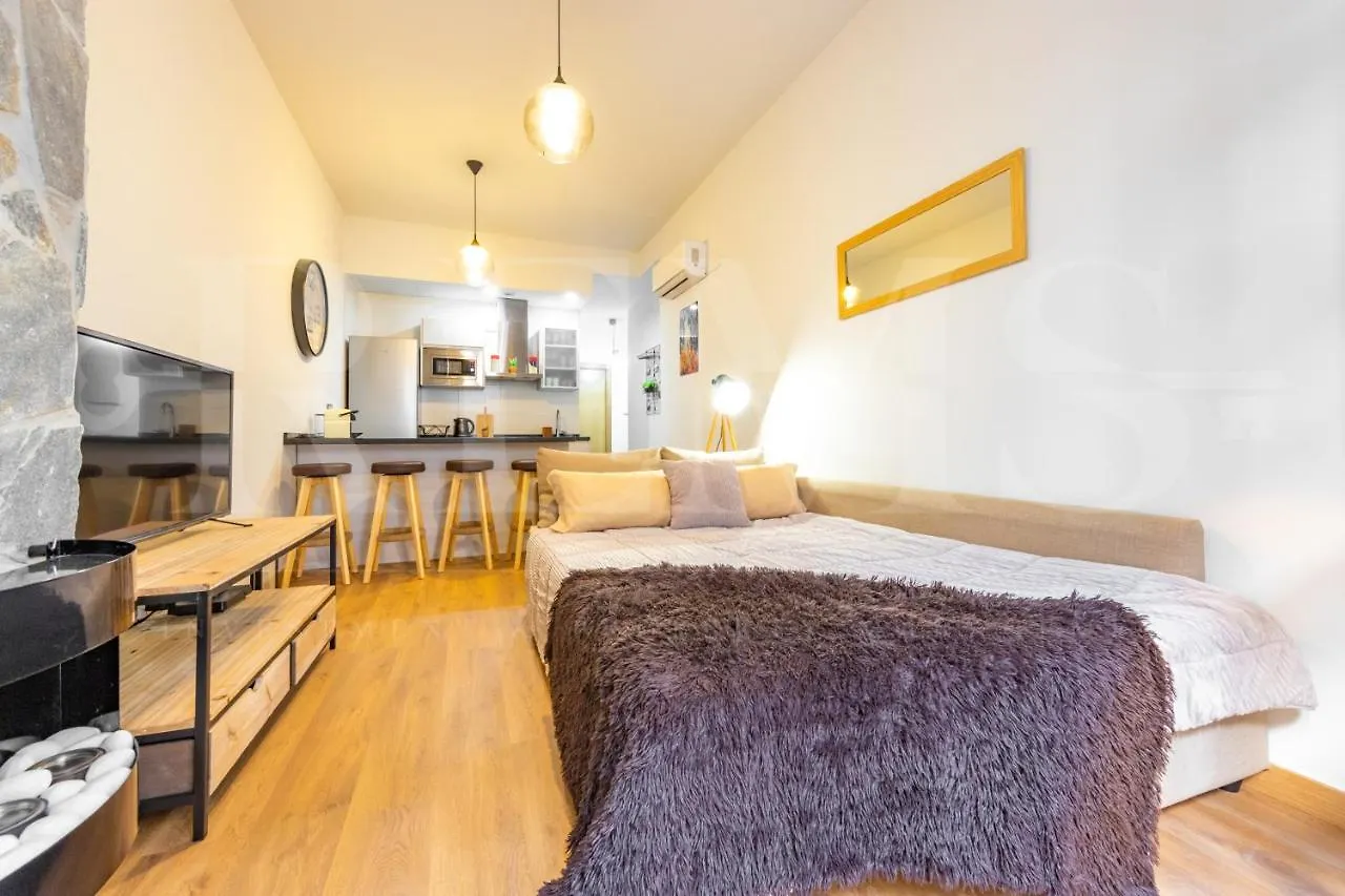 Cozy Flat With Common Pool & Parking - Center By Rems Apartment Malaga