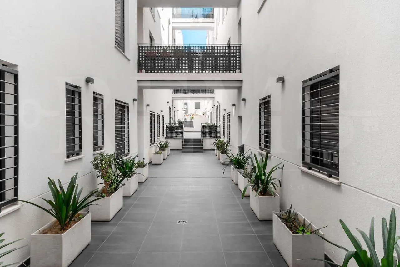 Cozy Flat With Common Pool & Parking - Center By Rems Apartment Malaga Spain