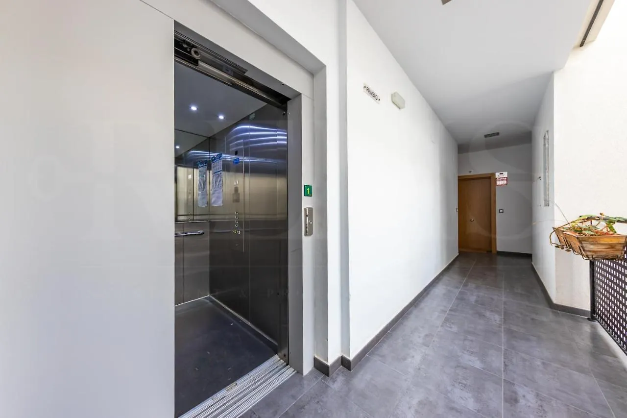 Cozy Flat With Common Pool & Parking - Center By Rems Apartment Malaga